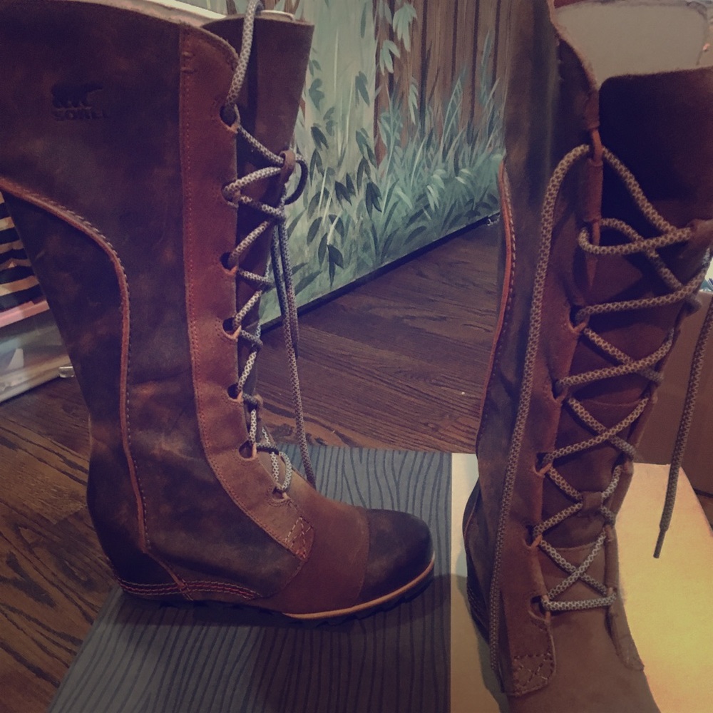 Sorel Cate the Great lace up tall boots!